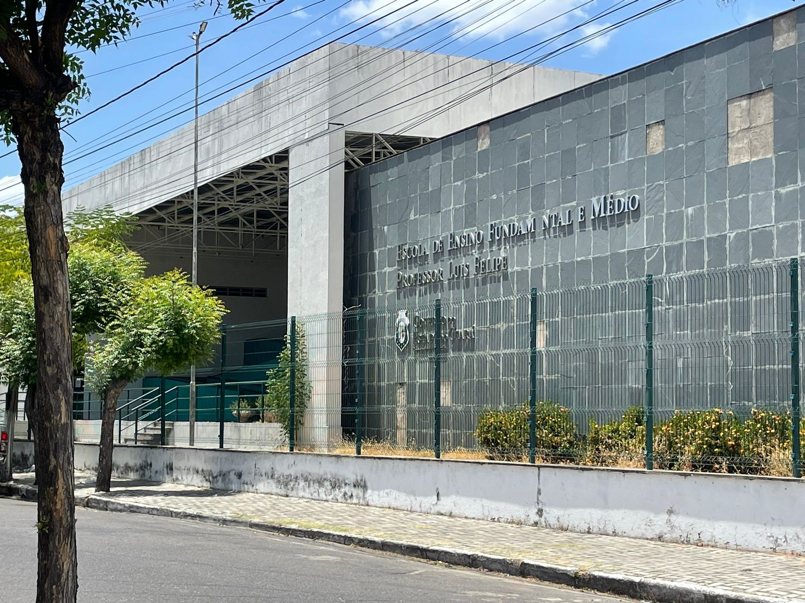 Mortos em ataque a tiros em escola são veladas em Sobral