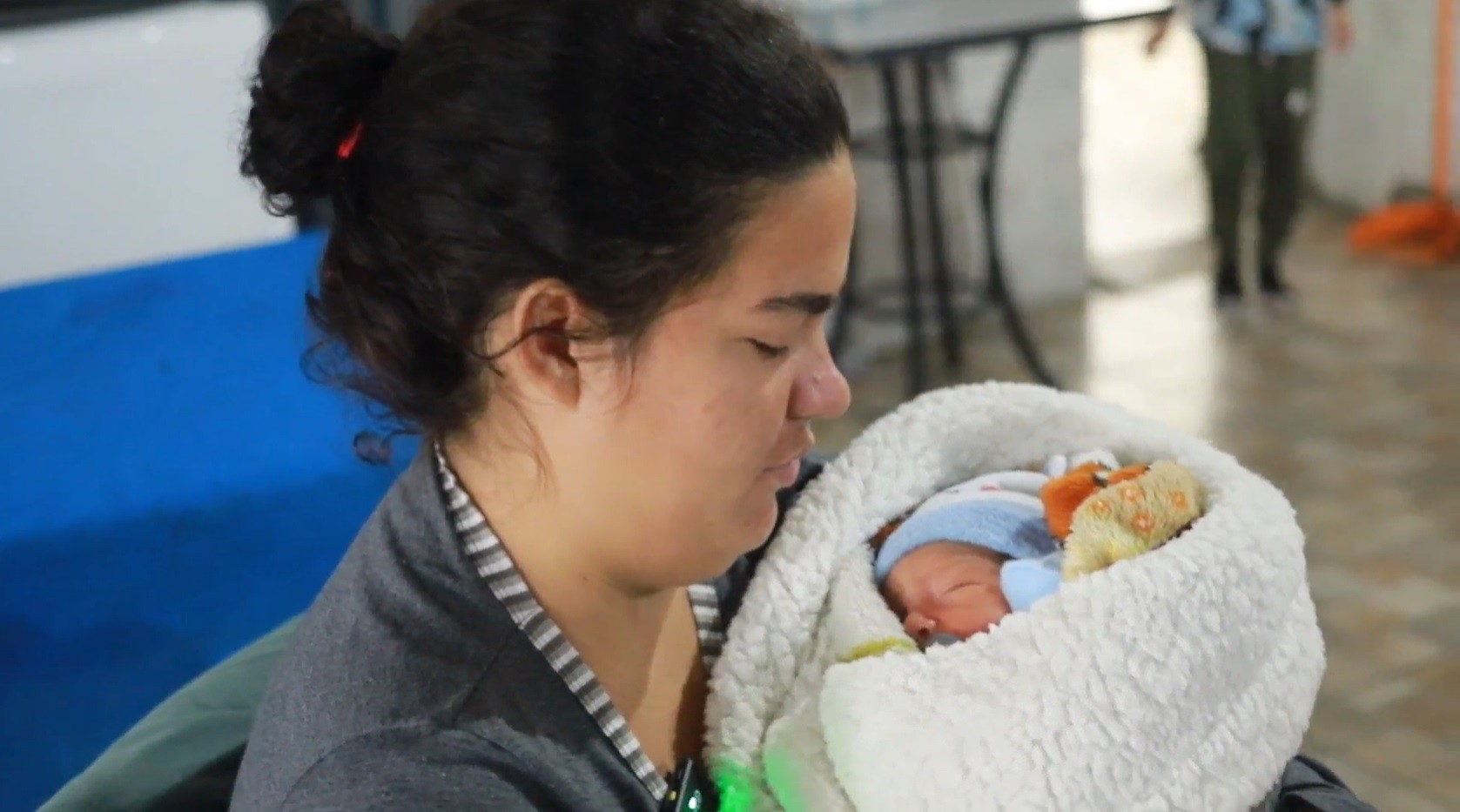 Enchente no RS: Mulher entra em trabalho de parto em abrigo e dá à luz menino