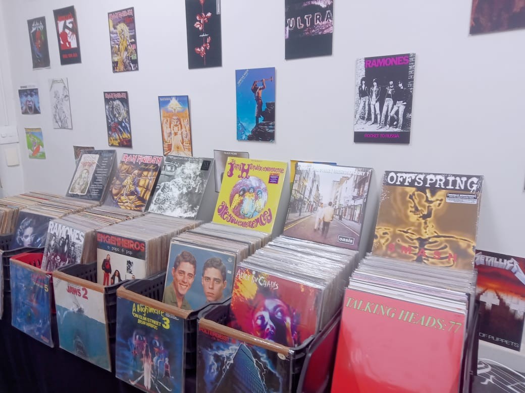 Dia do Disco: Com álbuns raros em vinil, colecionador mantém acervo há mais de 30 anos em Rio Preto