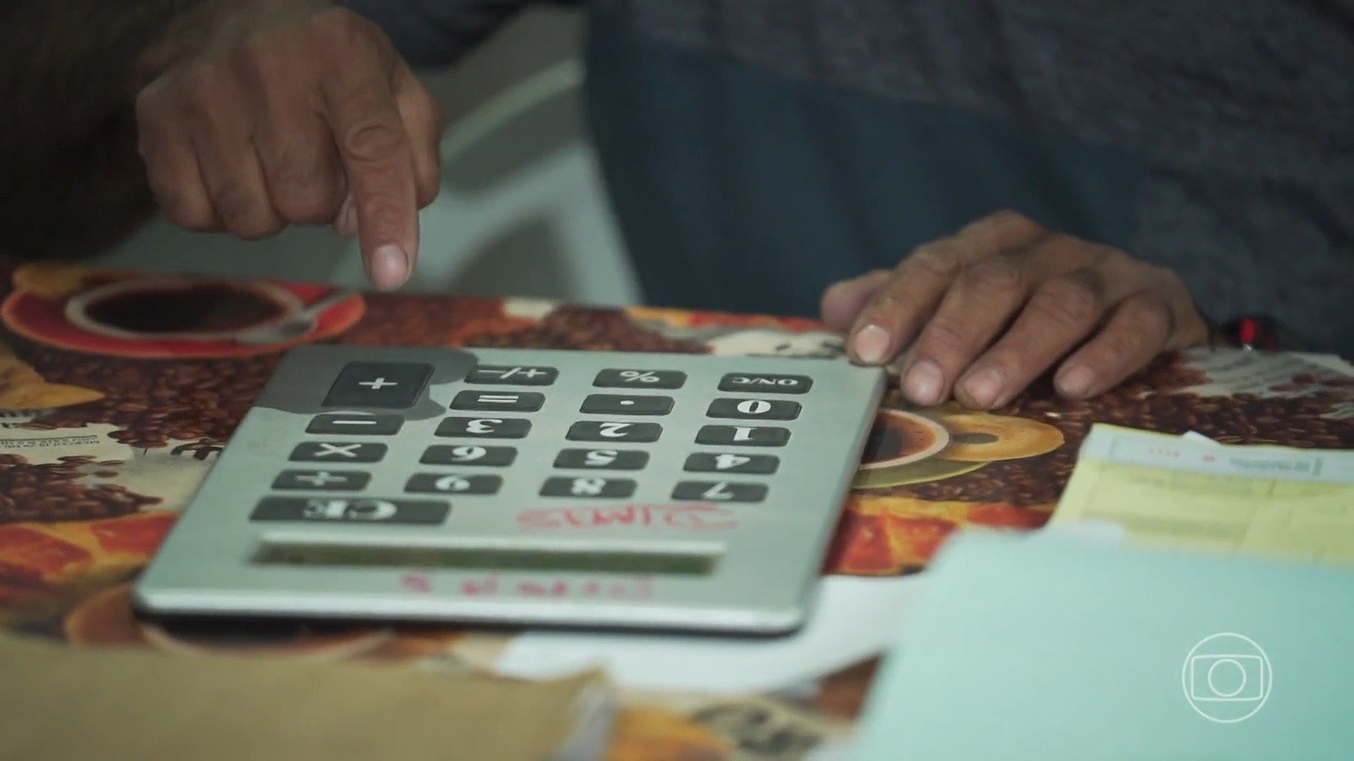 Contas públicas têm superávit de R$ 14,2 bilhões em abril; dívida avança para 76,2% do PIB