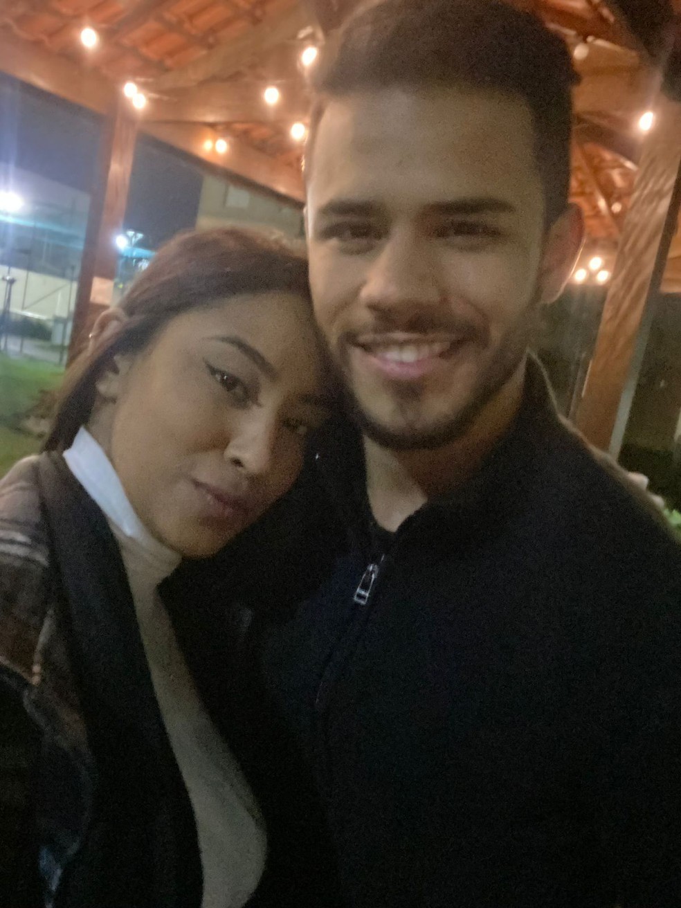 Kaio e Lorena na primeira vez que saíram após a troca de bilhetes — Foto: Arquivo pessoal