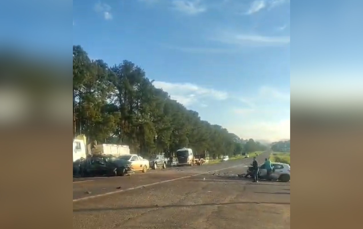 Engavetamento entre veículos deixa um morto e feridos em rodovia do interior de SP