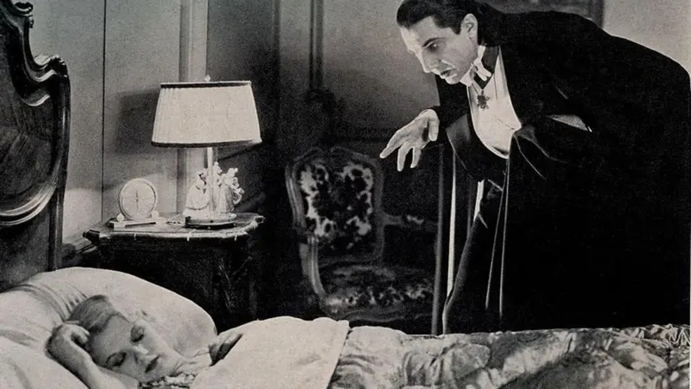 O romance Drácula, de Bram Stoker, inspirou muitos filmes, incluindo esta versão de 1931 — Foto: Universal Pictures via BBC