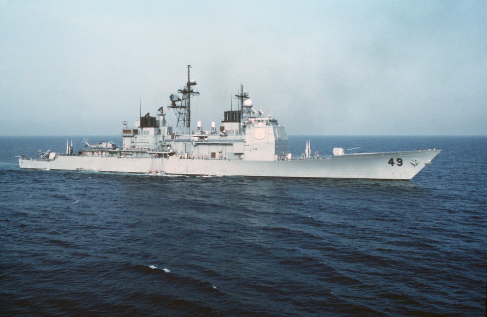 USS Vincennes, em imagem de 1994 — Foto: Wikimedia Commons