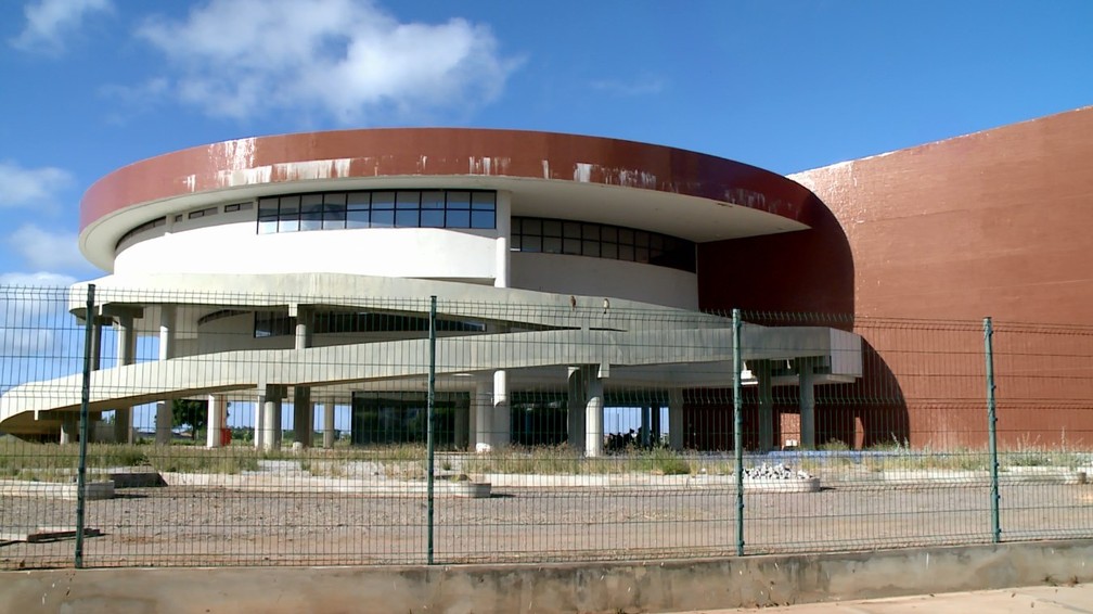 Iniciada em 2011, obra do museu Espaço de Arte, Ciências e Cultura da Univasf continua inacabada | Petrolina e Região | G1