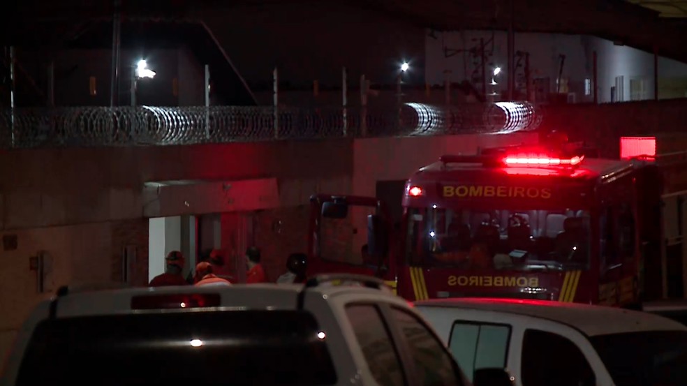 Homem morre durante incêndio em residência na Zona Sul de Teresina — Foto: TV Clube