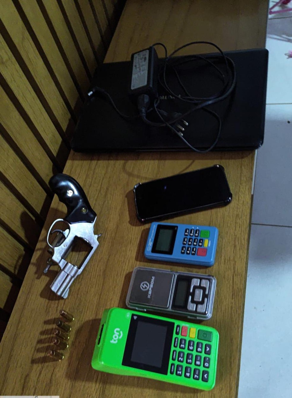 Objetos apreendidos em operação da Polícia Civil — Foto: Reprodução
