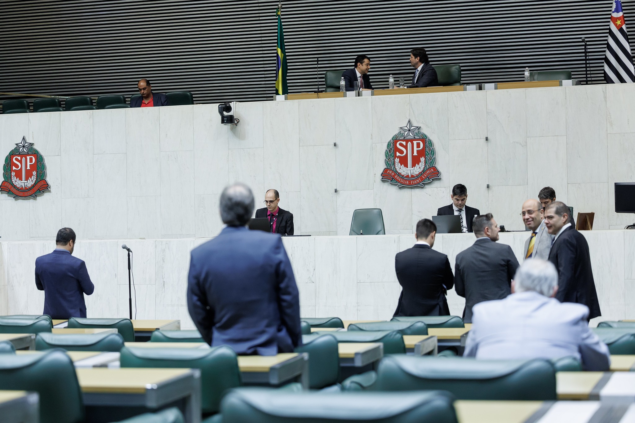 Em votação-relâmpago, Alesp aprova aumento de salários e bônus para servidores do TCE; impacto é de R$ 110 milhões