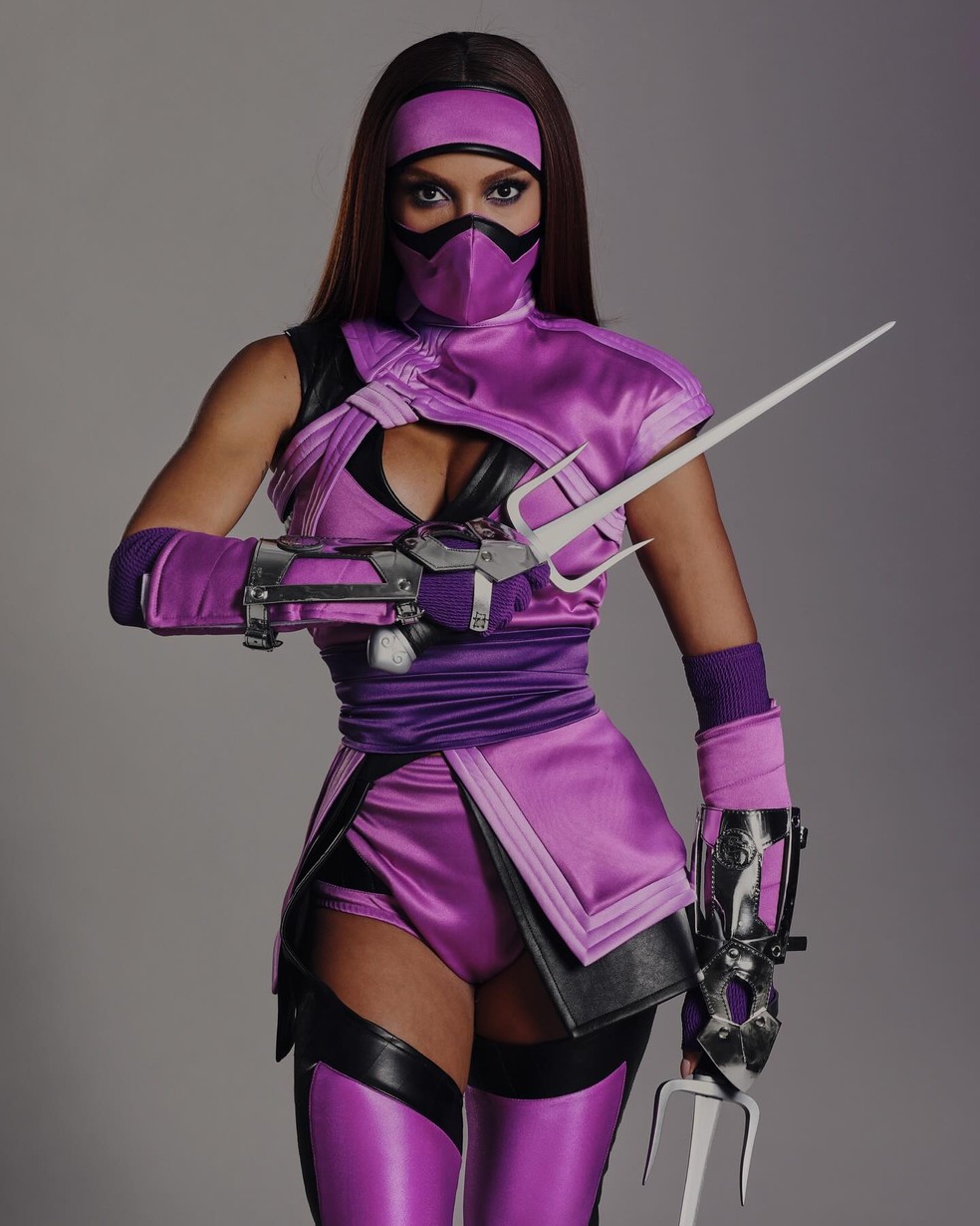 Anitta usa look de Mileena, personagem do Mortal Kombat — Foto: Reprodução/Instagram