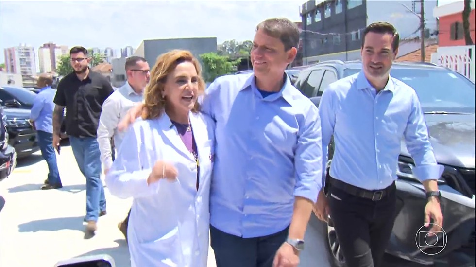 Tarcísio visita centro de exames da mulher na Zona Leste de SP e promete levar modelo para outras regiões do estado