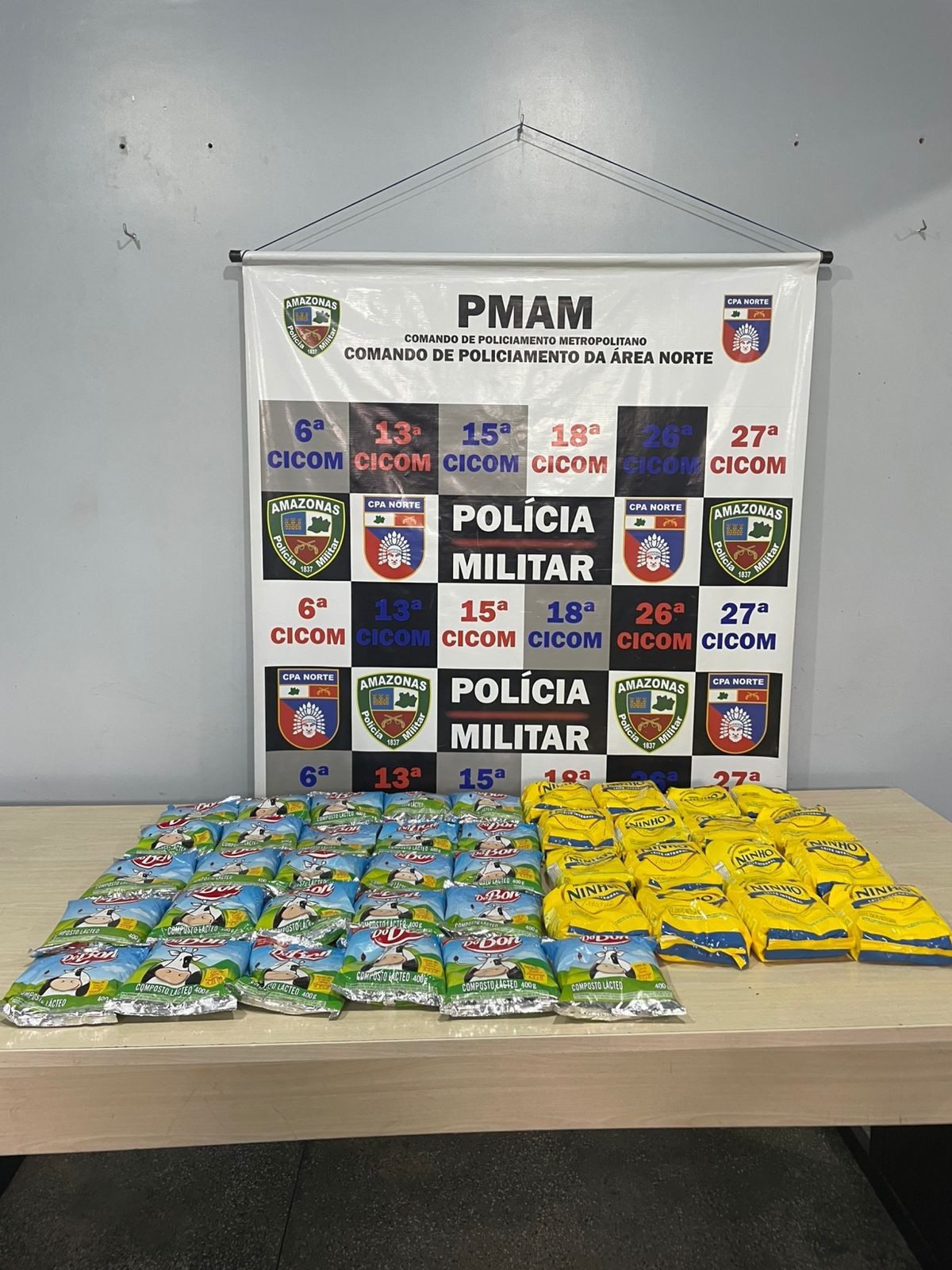 Adolescentes são apreendidas após furtar 42 pacotes de leite em supermercado de Manaus