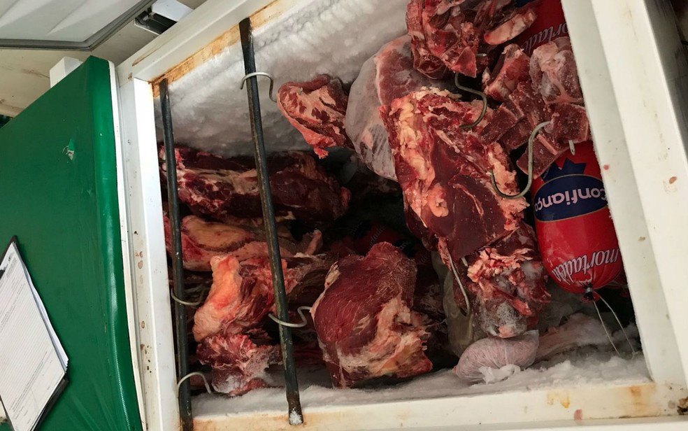 A Gazeta  Polícia fecha abatedouro ilegal que vendia até carne de