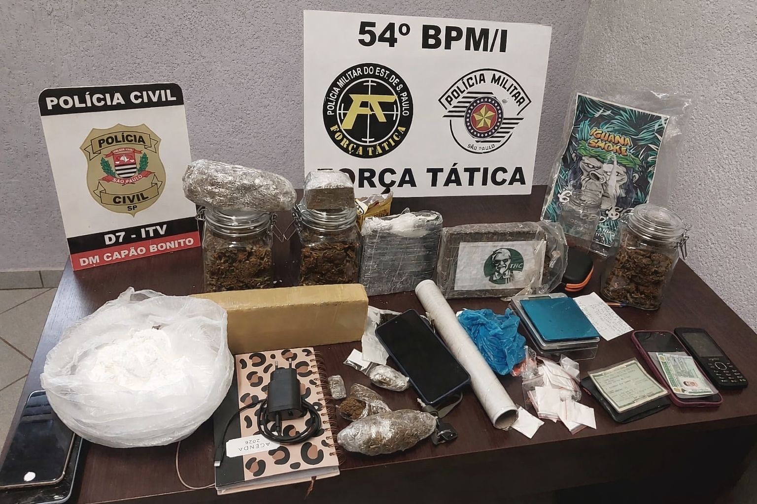 Polícia descobre 'casa-bomba' e prende casal suspeito com recém-nascido durante operação em Capão Bonito