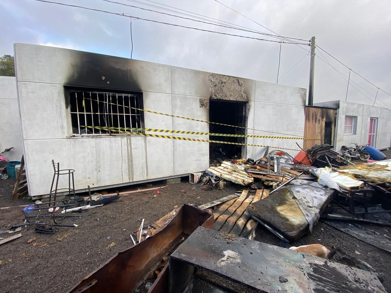 Incêndio destrói casa temporária ocupada por família atingida por enchente no RS, dizem bombeiros