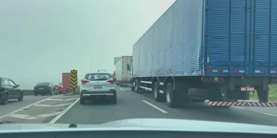 Fila se forma em BR no Paraná após pane de caminhão, e motorista é morto enquanto enquanto aguardava liberação do trânsito
