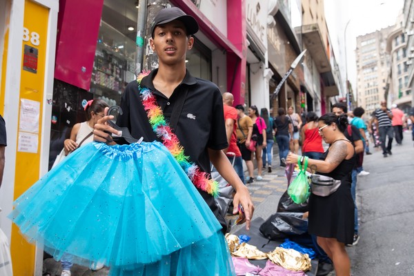 Saias de tule tiaras franjas meias e luvas arrast o dominam 25