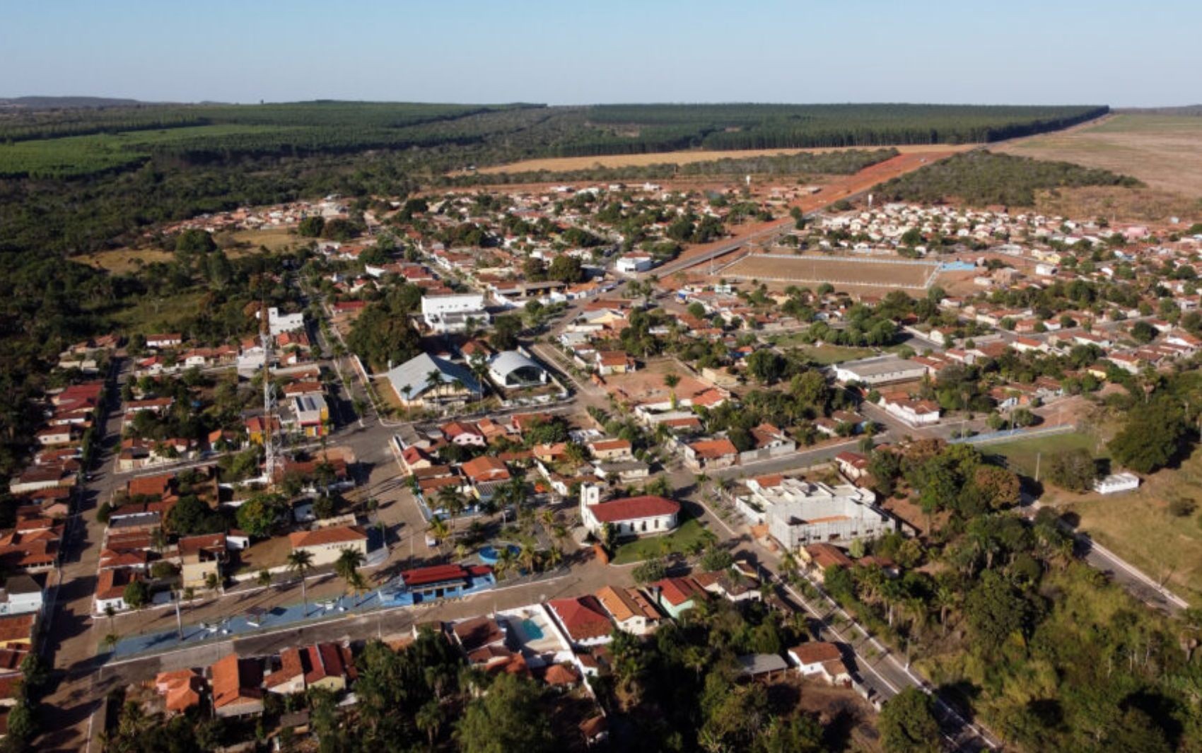 Prefeitura de Cachoeira de Goiás abre concurso com salários de até R$ 19 mil 
