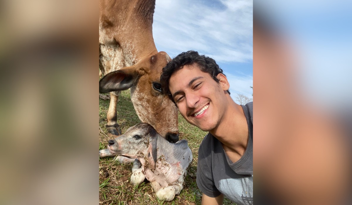 Estudante de medicina veterinária viraliza nas redes sociais ao mostrar rotina com animais no interior de SP 