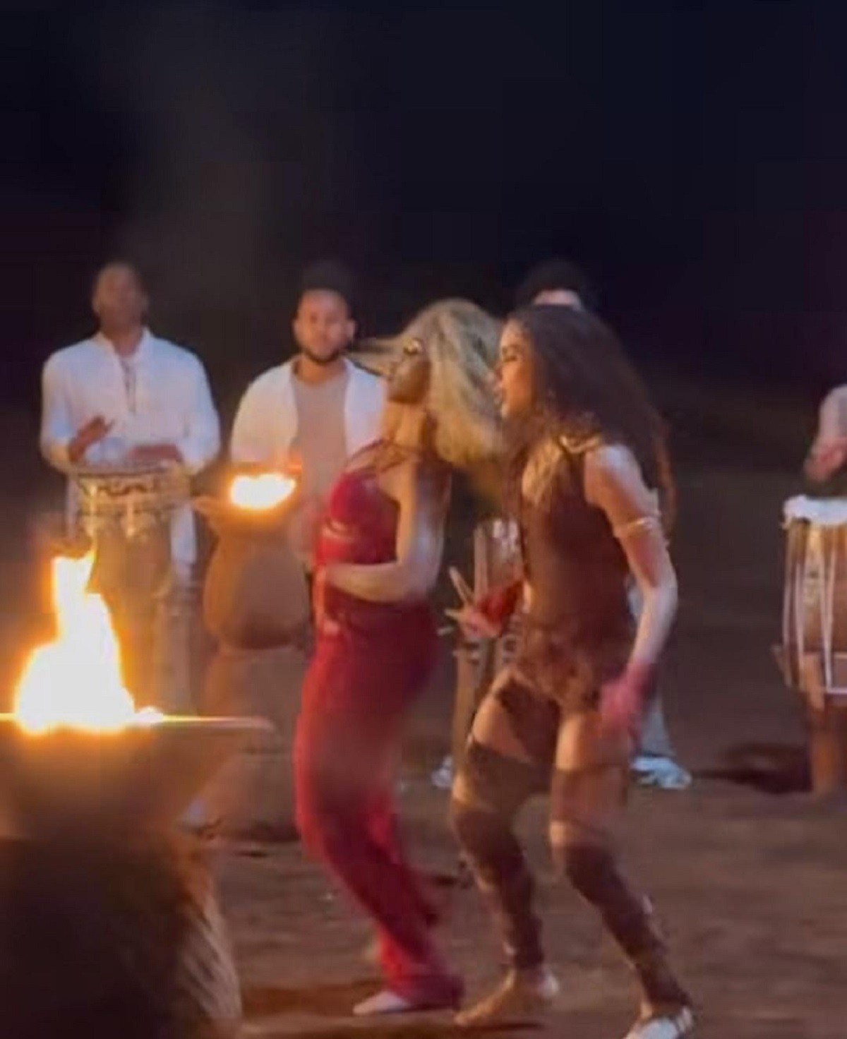 Anitta grava novo clipe em vilarejo onde moram apenas 25 moradores no interior de MG