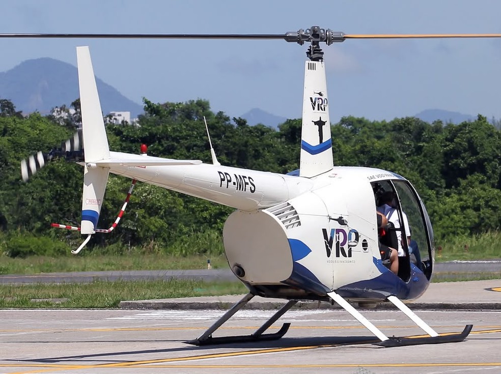 Helicóptero da empresa Voos Rio Panorâmicos e Serviços Aeronáuticos (VRP) que caiu no Rio. — Foto: Reprodução