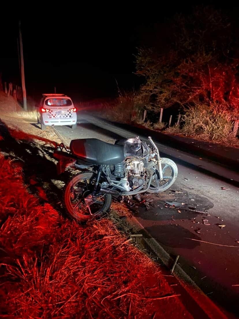 Motorista sem CNH e com sinais de embriaguez bate em moto, mata condutor e fere garupa em Serra Negra