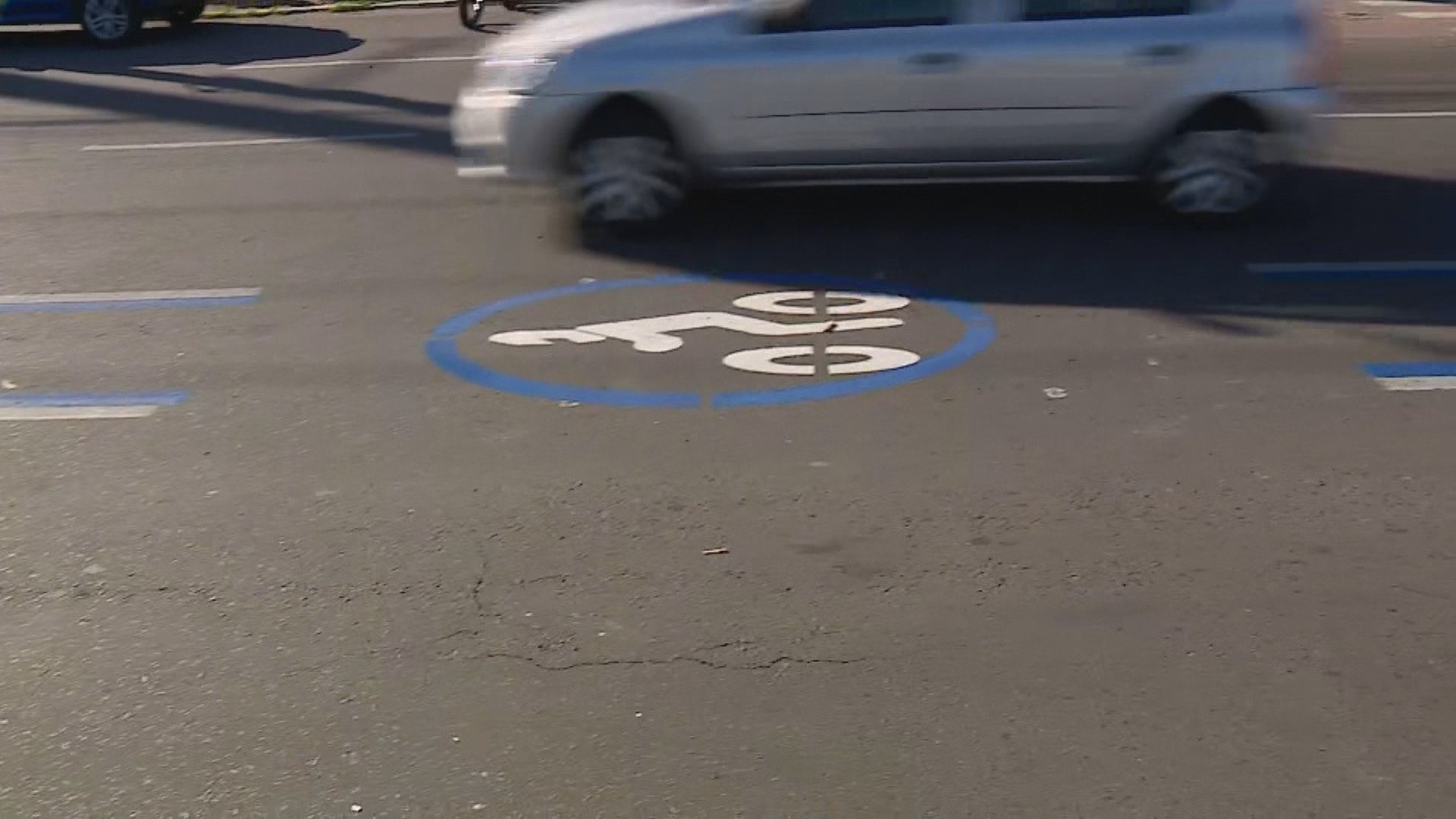 Porto Alegre testa faixa exclusiva para motos em segunda avenida com mais acidentes fatais da cidade