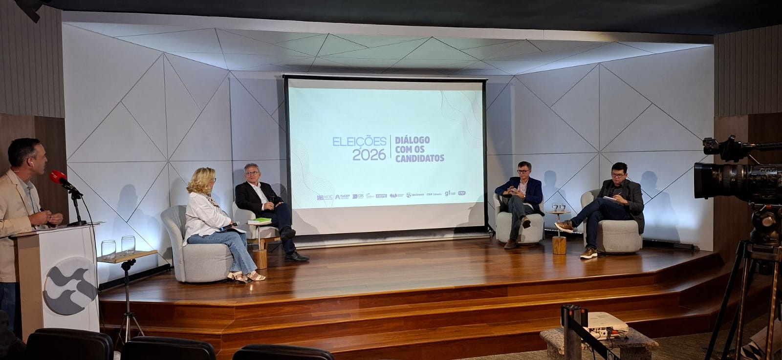 Paulo Rubem, candidato ao Senado, participa de sabatina do Grupo Asa Branca