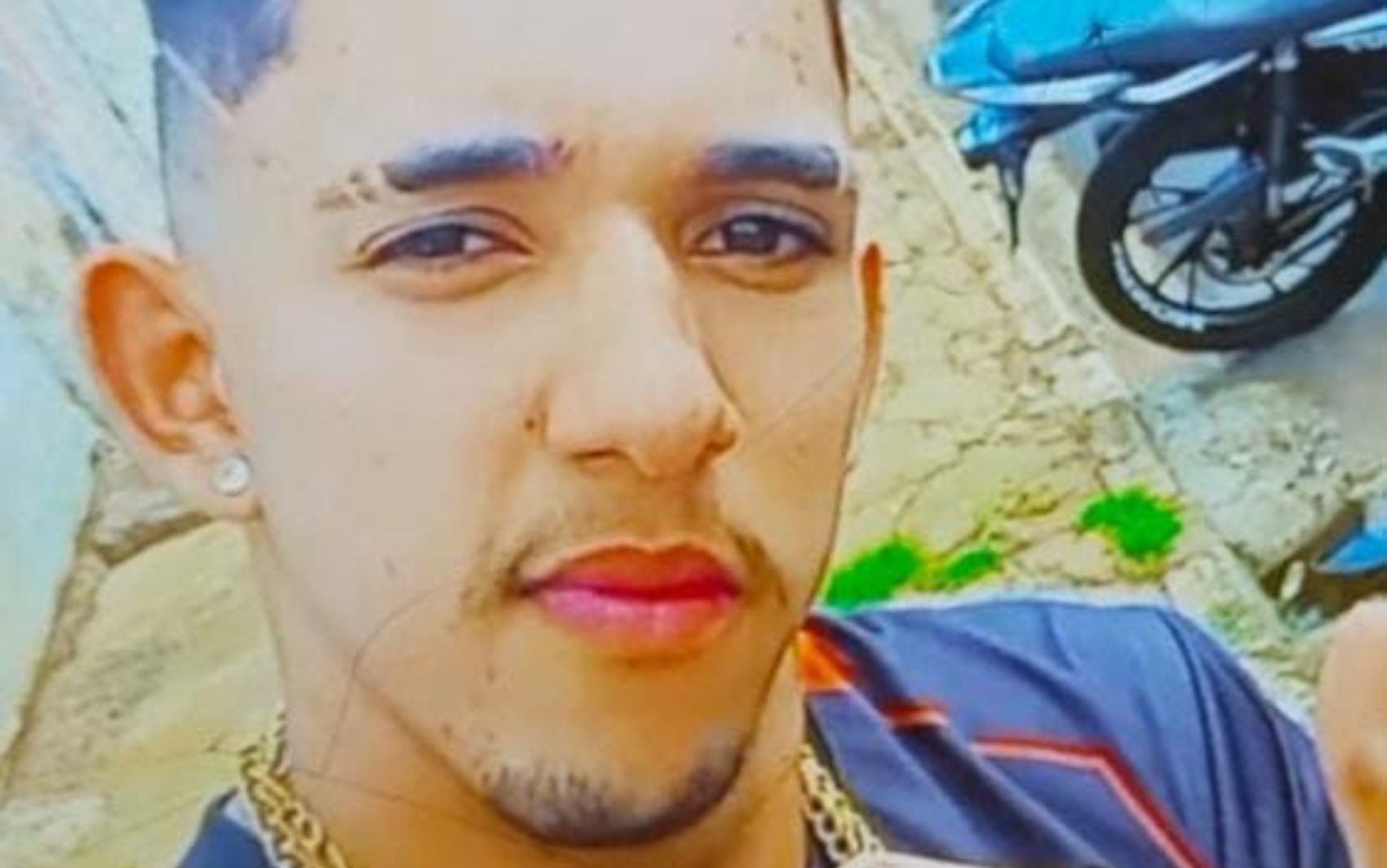 Jovem é morto a facadas em curtume no interior de SP; amigo suspeito fugiu