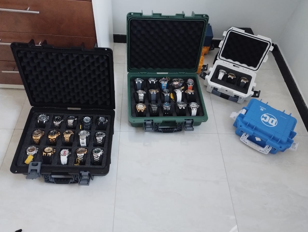 Operação contra grupo criminoso apreende 64 relógios de luxo em imóvel ligado a suspeito na Bahia