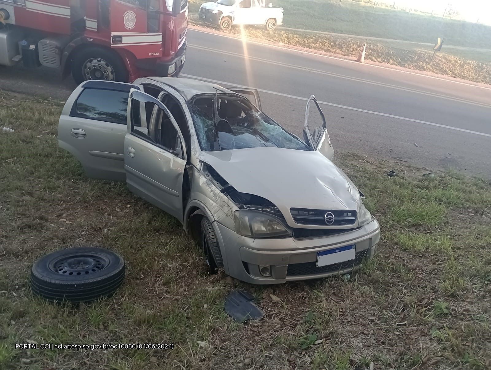 Uma pessoa morre e outras duas ficam feridas em capotamento na Rodovia Marechal Rondon em Tietê 