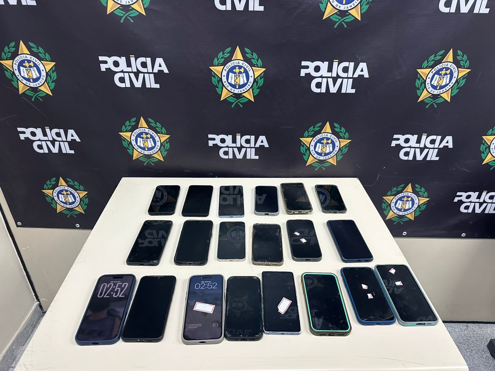 Três homens são presos em flagrante por furto de celulares durante festival em Itaipava