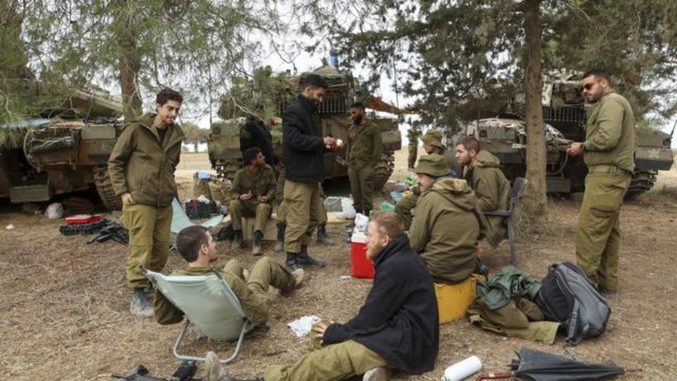 Soldados israelenses podem estar contraindo shigella por meio de alimentos enviados por amigos e parentes. — Foto: GETTY IMAGES via BBC
