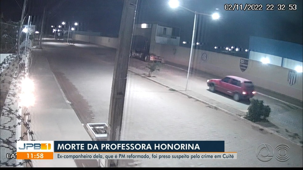 Carro de Honorina na noite do crime, indo em direção ao açude onde o corpo da professora foi encontrado, em Cuité, PB — Foto: Reprodução/TV Cabo Branco