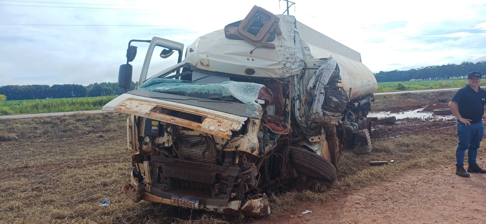 Motorista morre após batida entre dois caminhões na BR-070 em MT