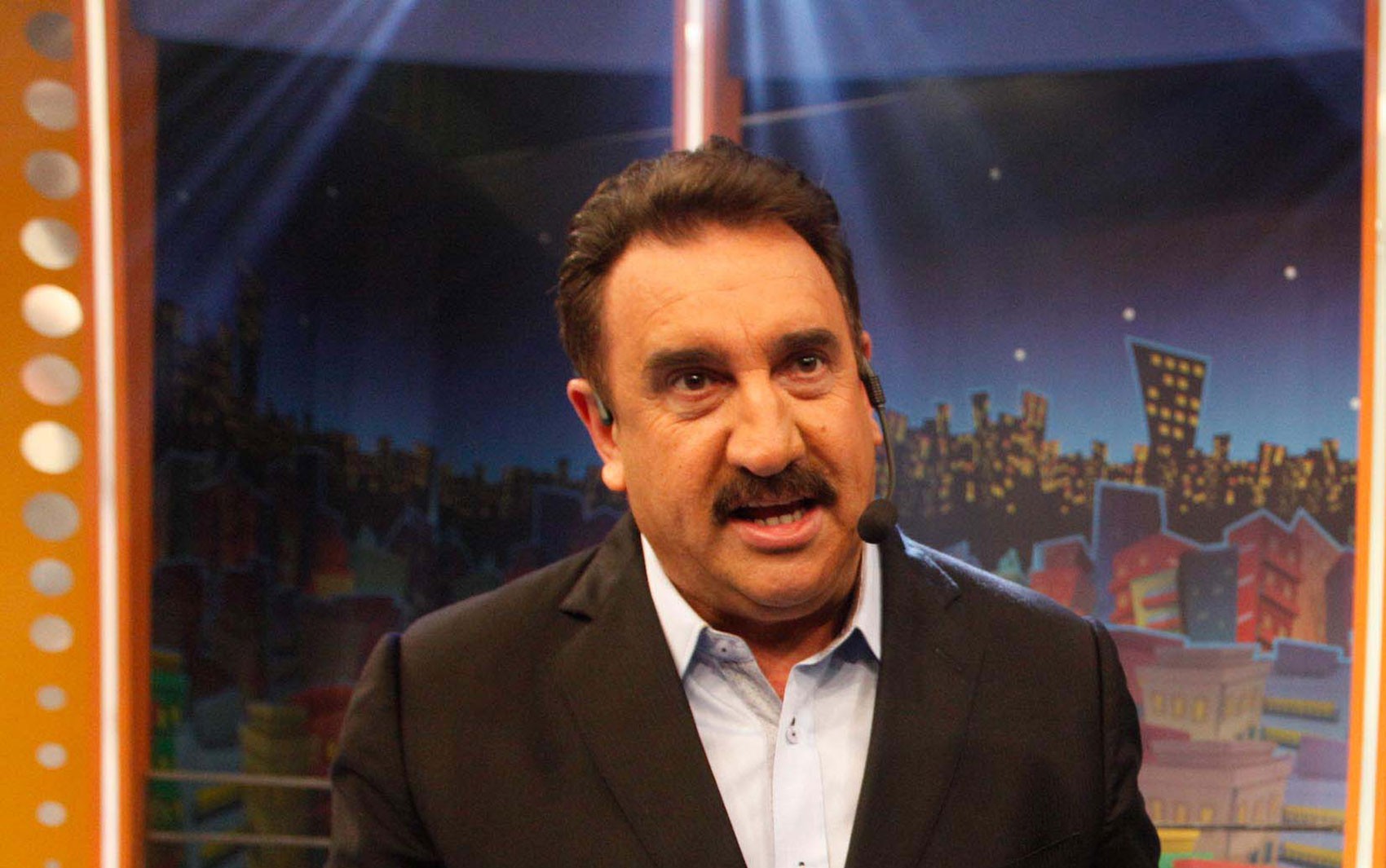 Justiça Eleitoral torna Ratinho réu por violência política contra deputada após ofensas em rádio