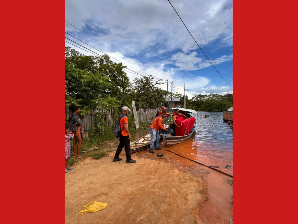 Remoção das famílias teve início na última terça-feira (31), em Cruzeiro do Sul (AC) — Foto: Arquivo/Defesa Civil de Cruzeiro do Sul