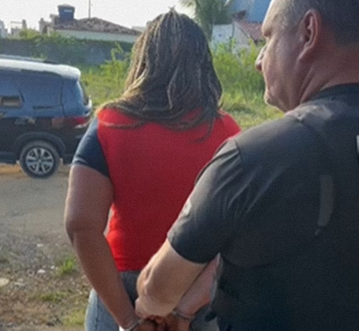 Mulher considerada foragida do RN é presa em praia do Conde, na Paraíba