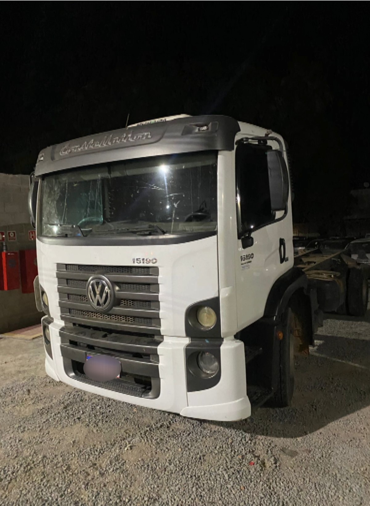 Polícia Militar Rodoviário apreende caminhão clonado na MGC-122, em Espinosa