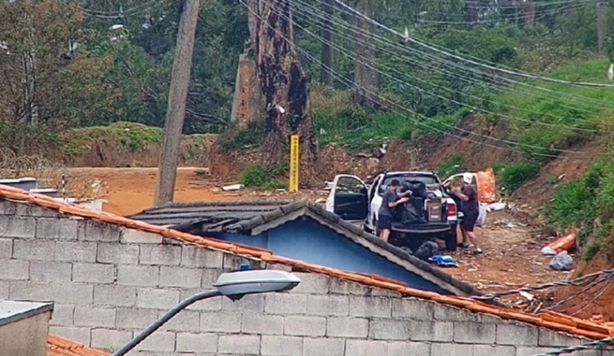 Homens são multados em mais de R$ 21 mil por descarte irregular de lixo e entulho em Mogi das Cruzes