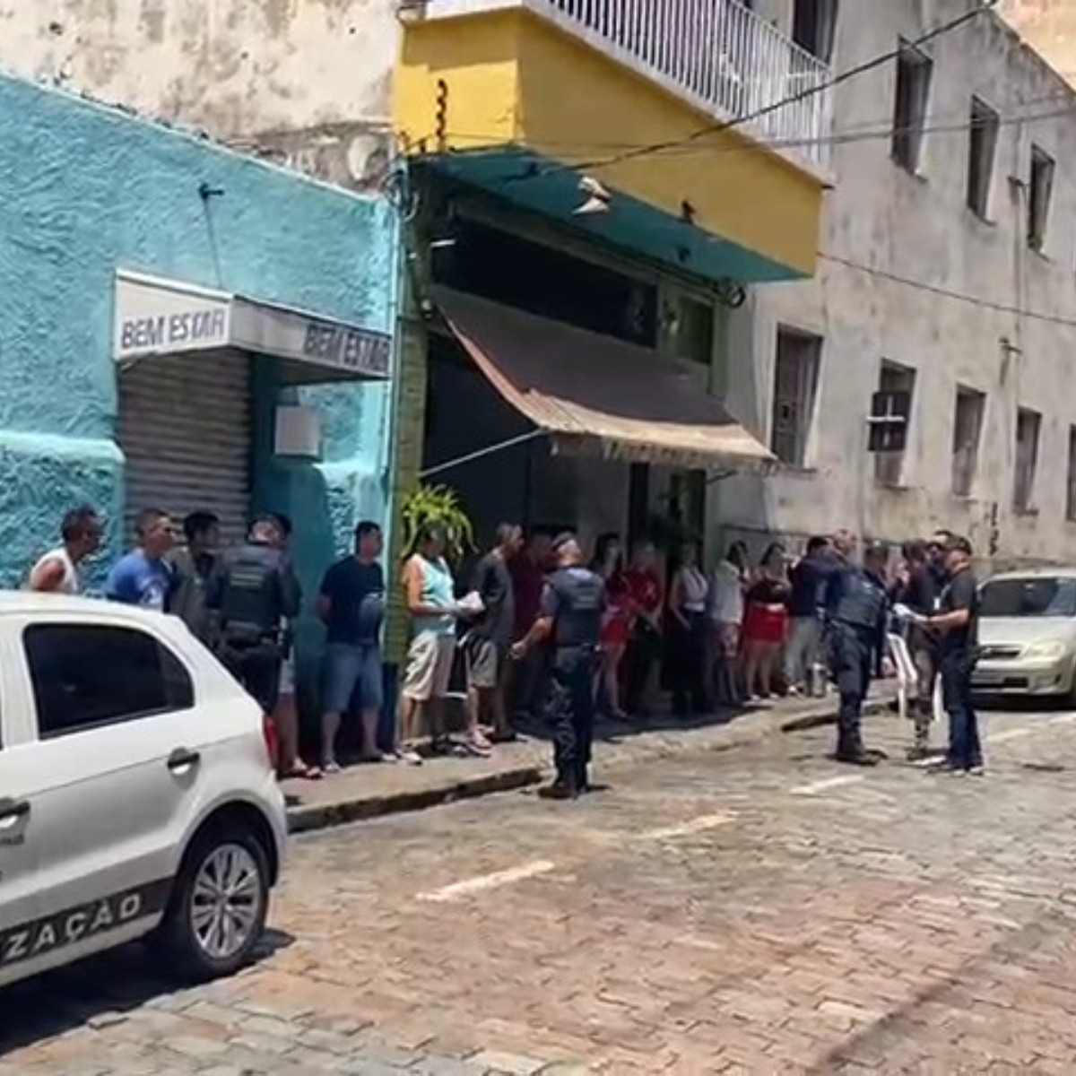 Operação prende 2, encontra caça-níqueis e fecha bares em Campinas