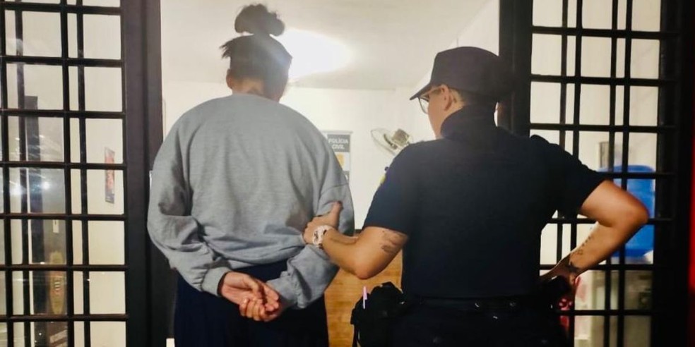 Mãe foi presa em flagrante após ser suspeita de matar a filha asfixiada em Botucatu (SP) — Foto: Guarda Civil Municipal de Botucatu