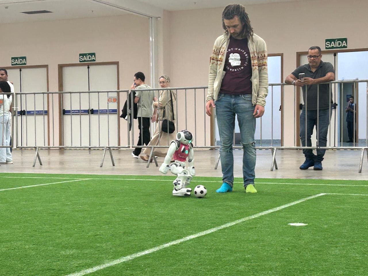 Mesmo com as semelhanças, é bom lembrar que os protótipos são autônomos e não são operados por humanos — Foto: Mateus Xavier/g1 BA