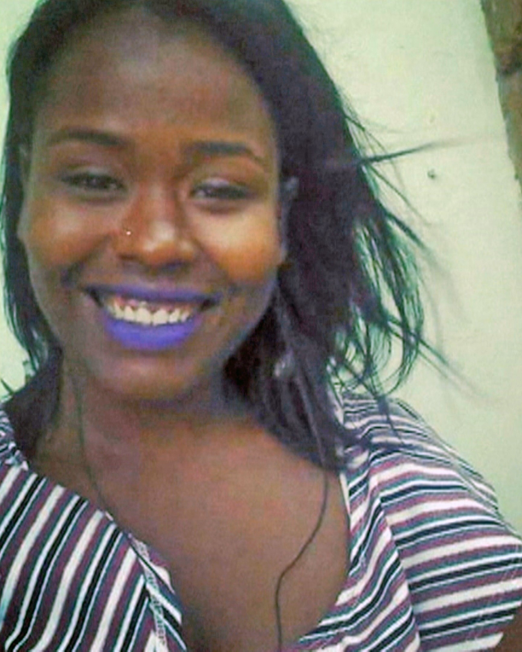Jovem é encontrada morta em casa na Zona Norte do Rio; família acusa o ex-companheiro