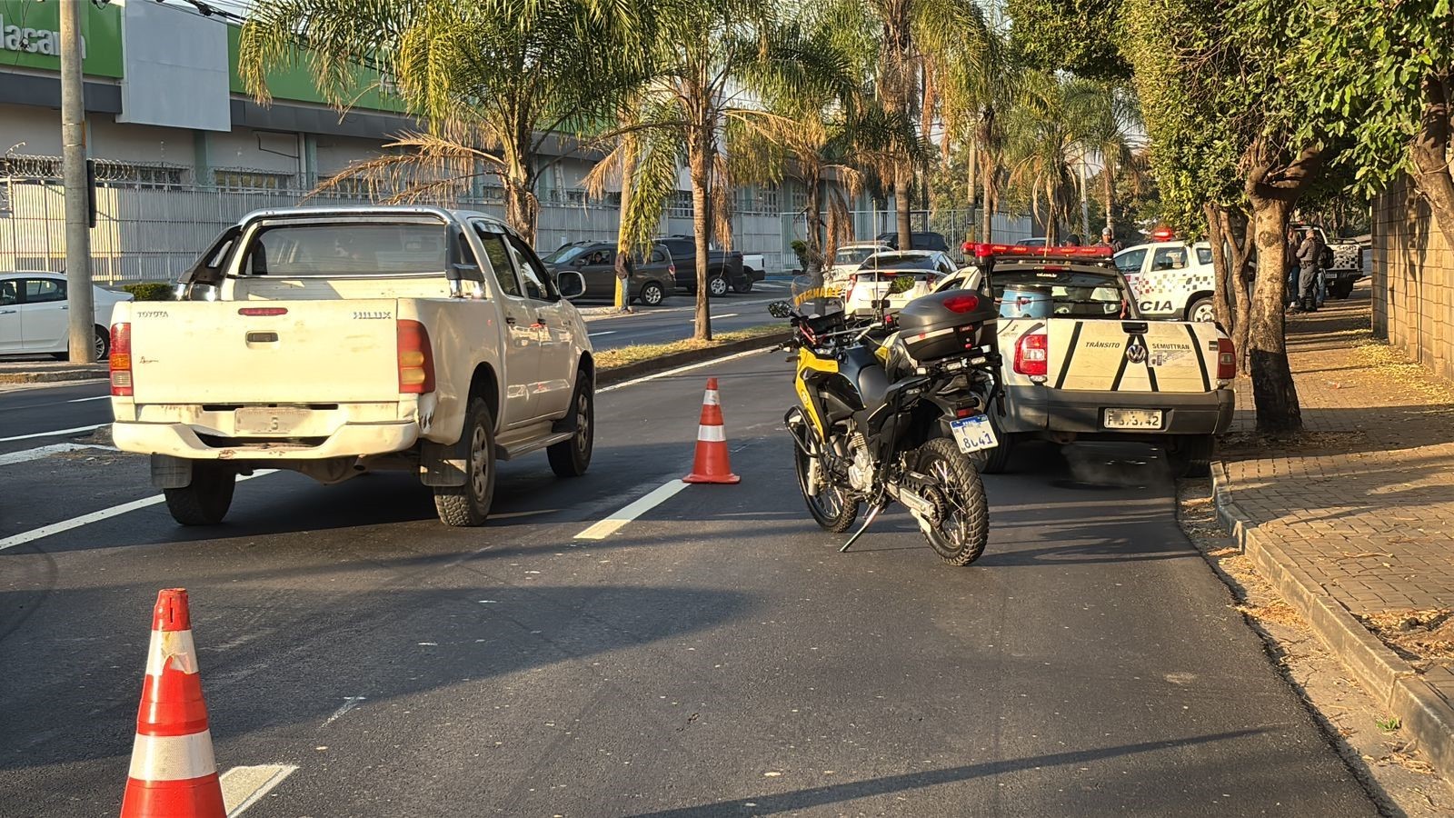 Motociclista morre após bater veículo contra poste em avenida de Piracicaba 