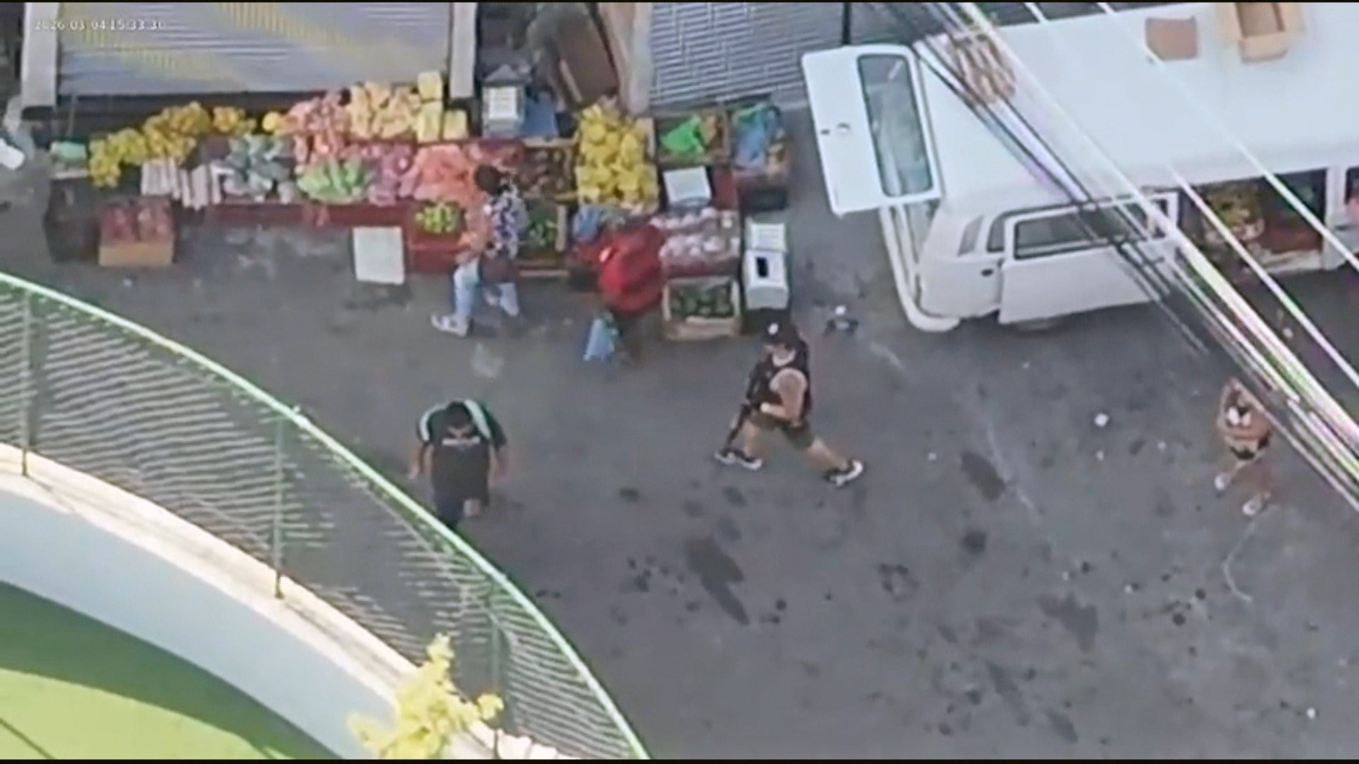 Arsenal de fuzis no Santa Marta aumentou 650%; drone da polícia flagrou homens armados até na feira