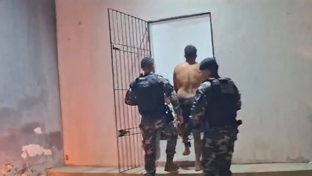 Homem é preso suspeito de tentar matar o irmão com golpe de foice no Sertão da Paraíba
