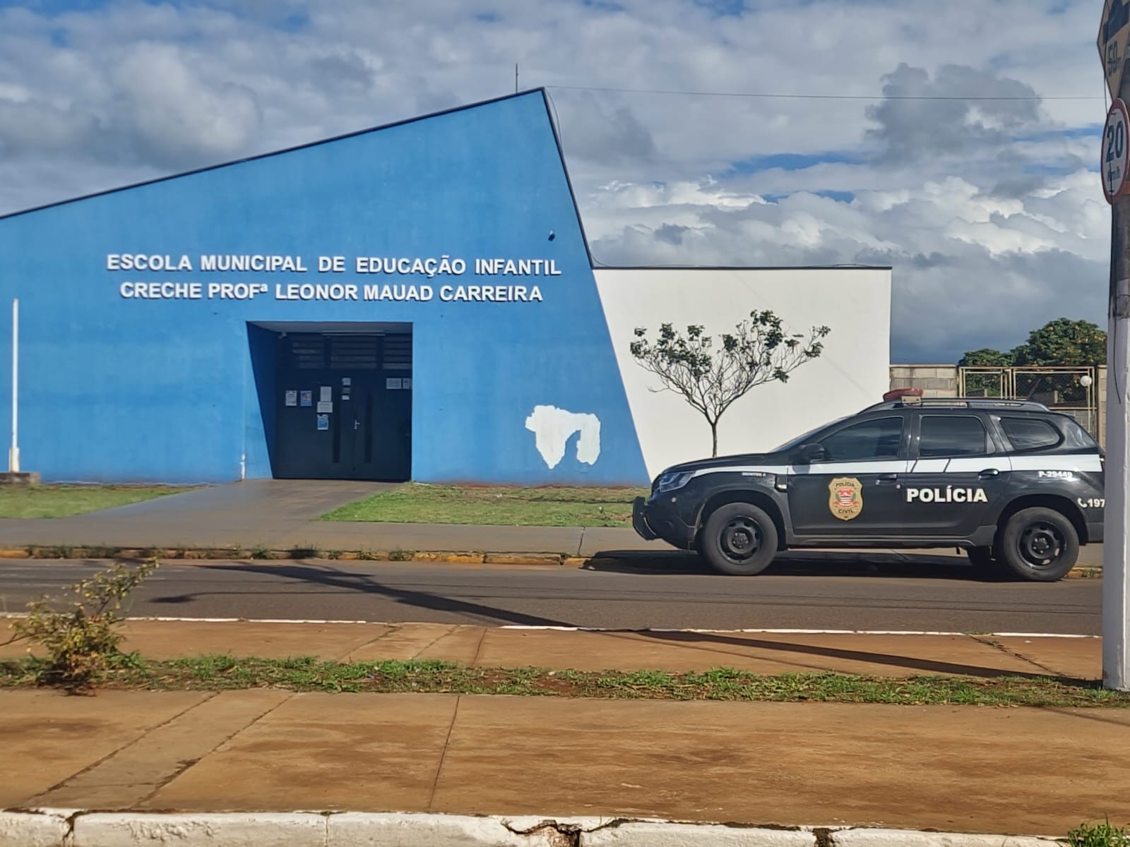 Professora é investigada por suspeita de racismo e agressão contra crianças em escola de Bariri