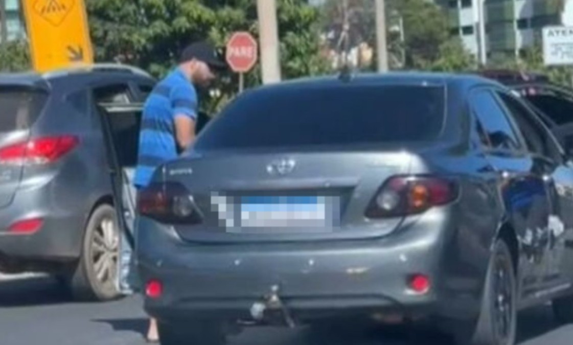 Idoso de 68 anos é agredido com socos em briga de trânsito no DF; veja vídeo