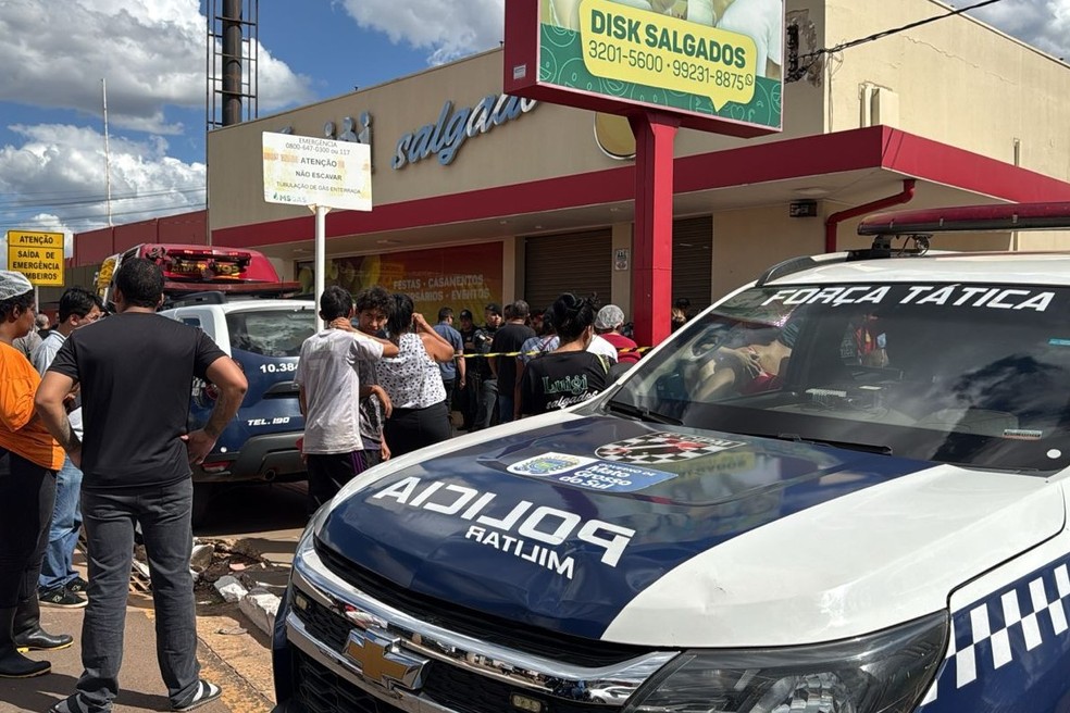 Local onde ocorreu o crime — Foto: Diogo Nolasco/TV Morena