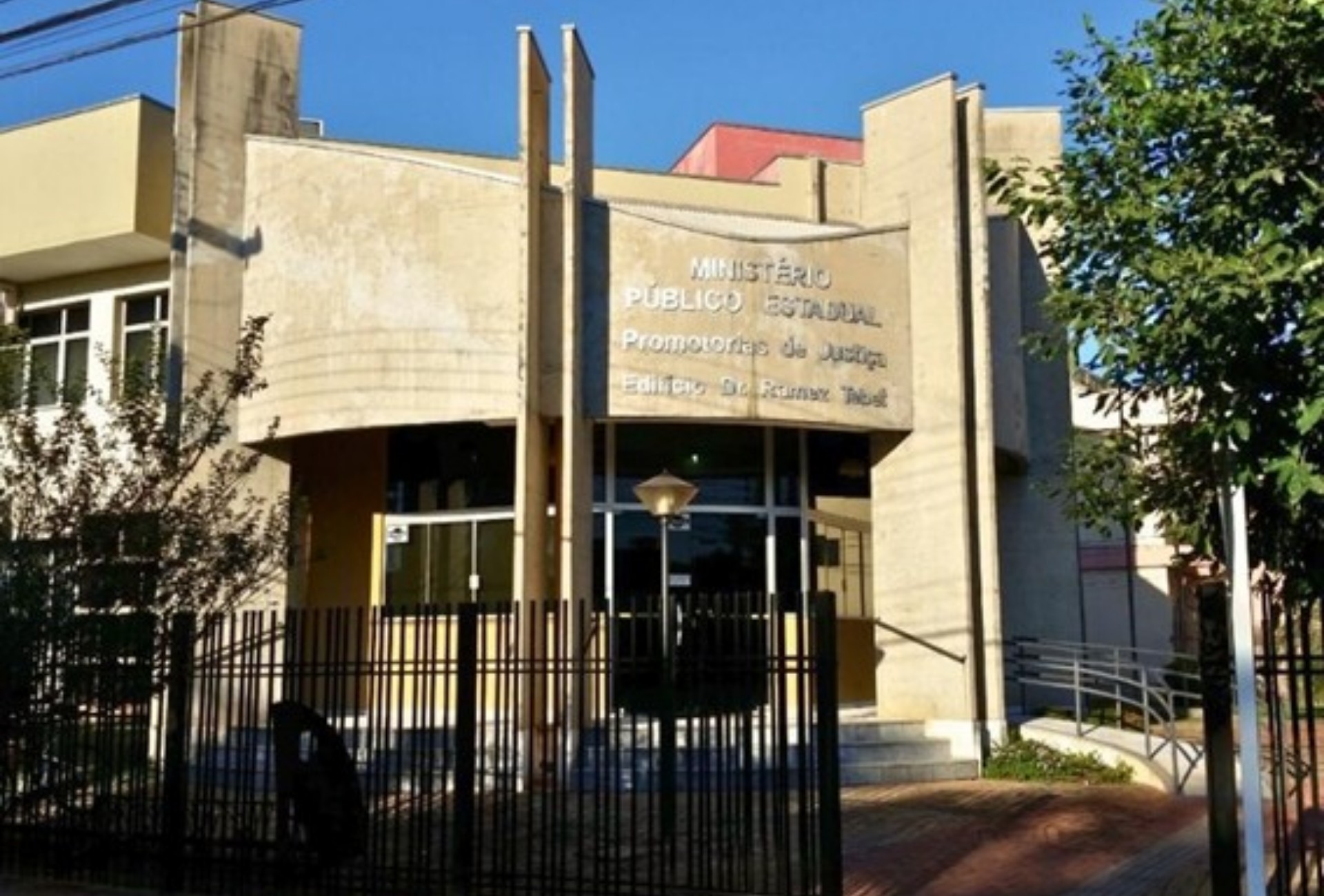 Homem é condenado a 40 anos de prisão por estupro contra irmãs gêmeas de 7 anos 